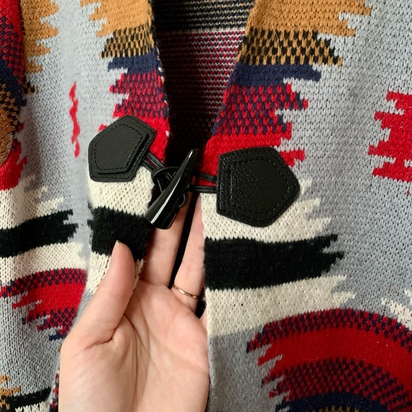 Keren Hart Aztec clasp sweater - Picture 4 of 12